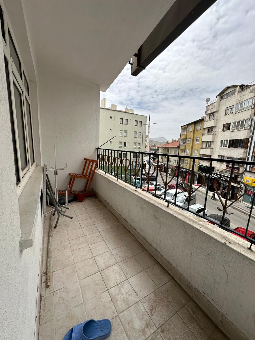 KAYSERİ DEVELİ ÇARŞI MERKEZDE SATILIK DAİRE